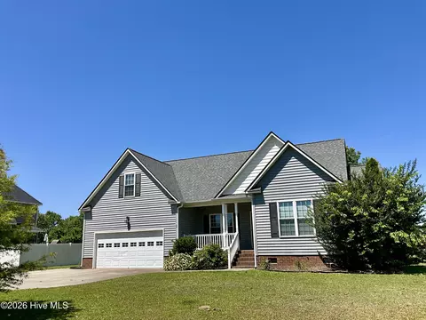 618 Broadmoor Ct, Grimesland, NC 27837