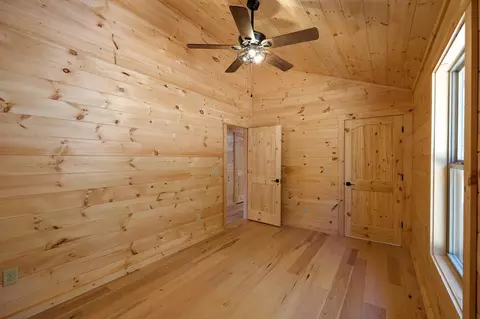 Bedroom - 54 Hawthorne Ln, Murphy, NC 28906 photo 2 of 5