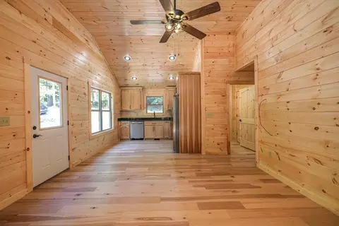 Living - 54 Hawthorne Ln, Murphy, NC 28906 photo 5 of 6