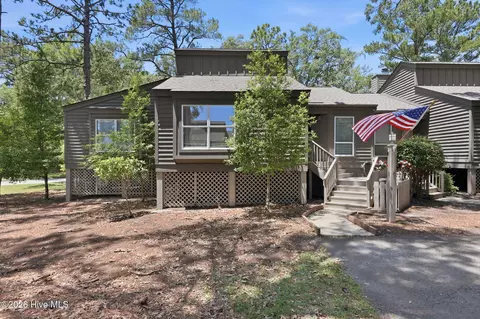 7601 Windward Dr, New Bern, NC 28560