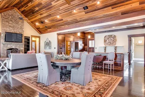 Dining - 207 Breckenridge Ln, Modoc, SC 29838 photo 2 of 4