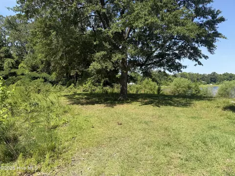 2078 Catherine Lake Rd, Richlands, NC 28574