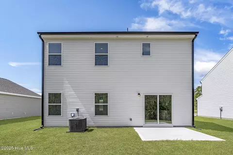 27 S Umbrella Palm Dr, Hampstead, NC 28443