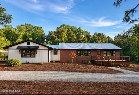400 Eagle Springs Rd, Eagle Springs, NC 27242