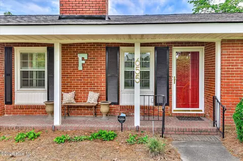 655 Canterbury Dr, Augusta, GA 30909 photo 2