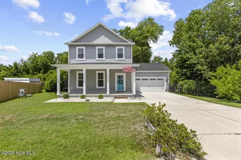 205 Bangor Ct, Hubert, NC 28539