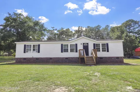 108 Madelyn Dr, Richlands, NC 28574
