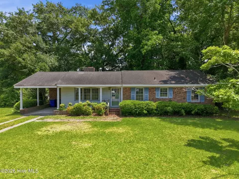 101 Heritage St, Greenville, NC 27858