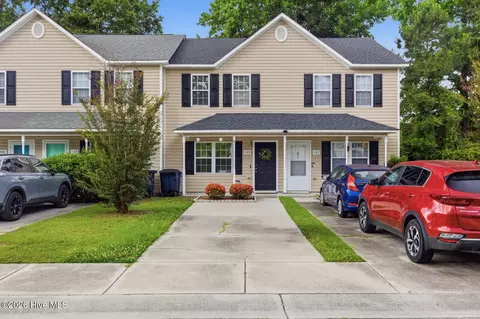 105 Pisgah Ct, Jacksonville, NC 28546