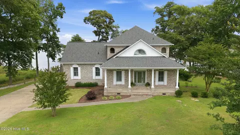 121 Sabre Point Dr, Bath, NC 27808