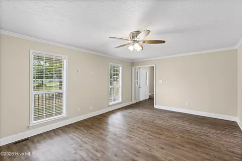 Living - 3763 Winchester Trl, Martinez, GA 30907 photo 4 of 5