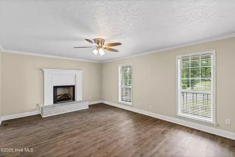 Living - 3763 Winchester Trl, Martinez, GA 30907 photo 3 of 5