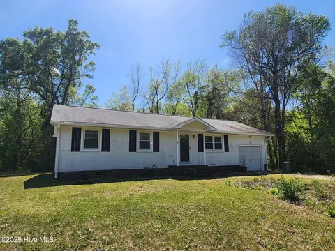 186 Sand Ridge Rd, Hubert, NC 28539