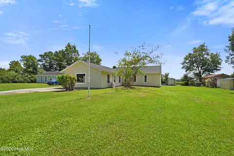 1017 Jennifer Dr, Jacksonville, NC 28546