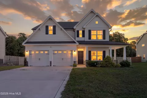 129 Evergreen Forest Dr, Sneads Ferry, NC 28460