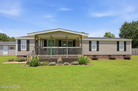 204 Kings Pkwy, Hubert, NC 28539
