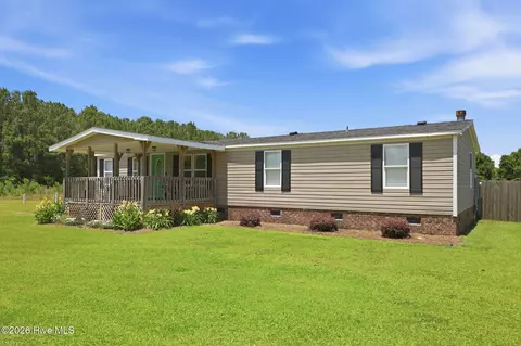 204 Kings Pkwy, Hubert, NC 28539