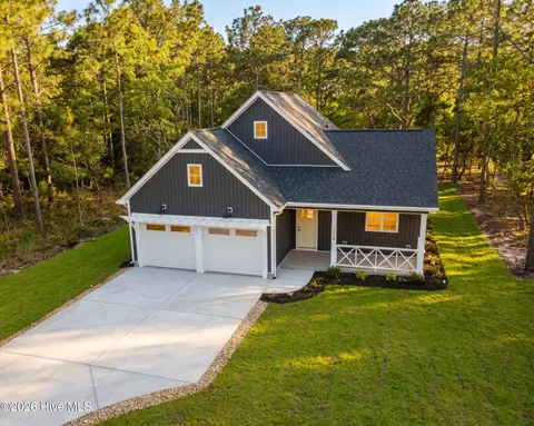1216 Jefferson Rd, Boiling Spring Lakes, NC 28461