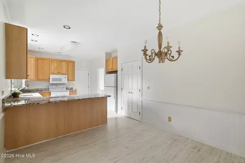 Dining - 7 Riviera Dr, Pinehurst, NC 28374 photo 2 of 3