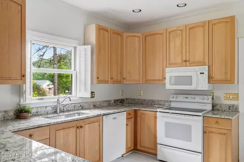 Kitchen - 7 Riviera Dr, Pinehurst, NC 28374 photo 2 of 4