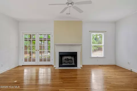Living - 7 Riviera Dr, Pinehurst, NC 28374 photo 5 of 6