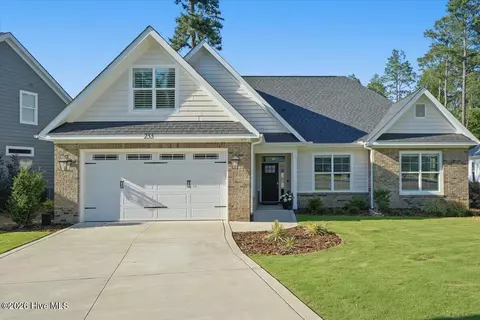 255 Luss Ln, Southern Pines, NC 28387