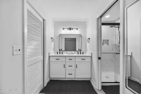 Bath - 303 Long Leaf Dr, Hampstead, NC 28443 photo 2 of 3
