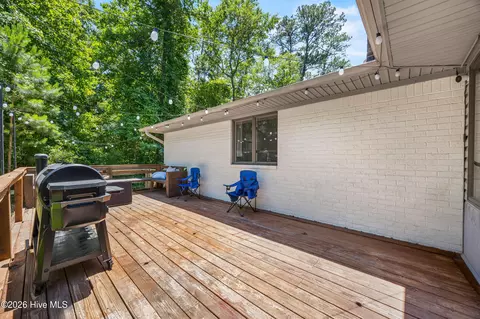 Exterior - 303 Long Leaf Dr, Hampstead, NC 28443 photo 4 of 10