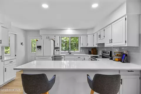 Kitchen - 303 Long Leaf Dr, Hampstead, NC 28443 photo 3 of 5