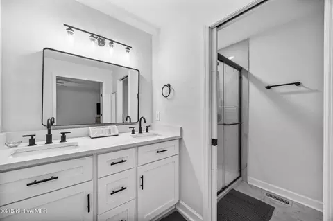 Bath - 303 Long Leaf Dr, Hampstead, NC 28443 photo 3 of 3