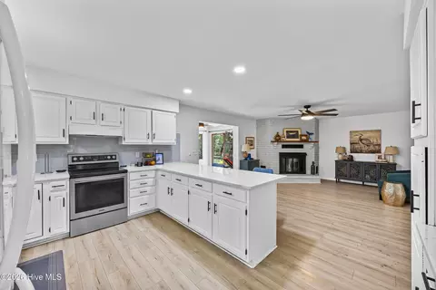 Kitchen - 303 Long Leaf Dr, Hampstead, NC 28443 photo 1 of 5