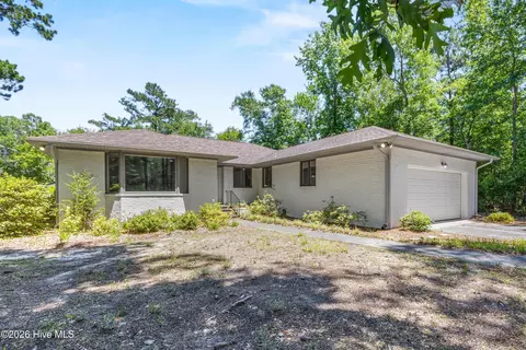Exterior - 303 Long Leaf Dr, Hampstead, NC 28443 photo 1 of 10