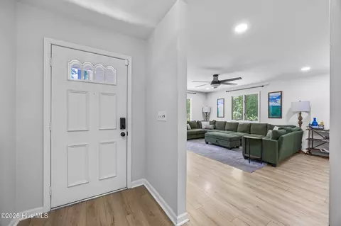 Entry Way - 303 Long Leaf Dr, Hampstead, NC 28443 photo 2 of 6