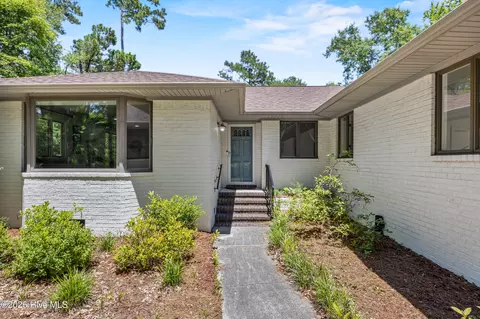 Exterior - 303 Long Leaf Dr, Hampstead, NC 28443 photo 3 of 10