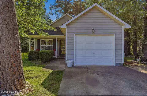 709 Foy Ave, Maysville, NC 28555