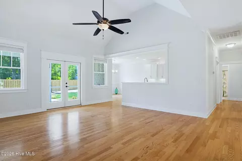 Living - 23 Stonegate Cir, Hampstead, NC 28443 photo 4 of 6