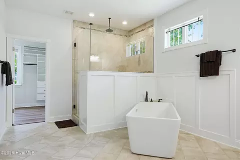 Bath - 23 Stonegate Cir, Hampstead, NC 28443 photo 1 of 7