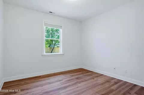 Bedroom - 23 Stonegate Cir, Hampstead, NC 28443 photo 4 of 5