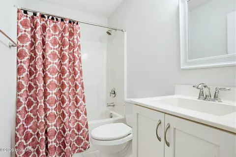 Bath - 23 Stonegate Cir, Hampstead, NC 28443 photo 7 of 7