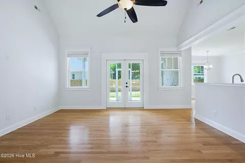 Living - 23 Stonegate Cir, Hampstead, NC 28443 photo 3 of 6