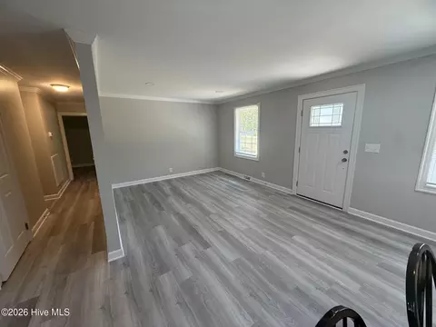 402 Locust St, Hamlet, NC 28345