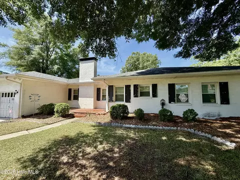 103 Finch St, Clinton, NC 28328
