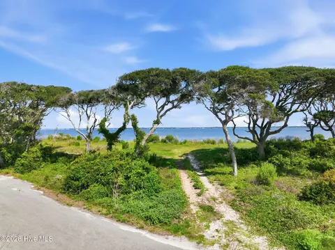 1822 Salter Path Rd, Indian Beach, NC 28512