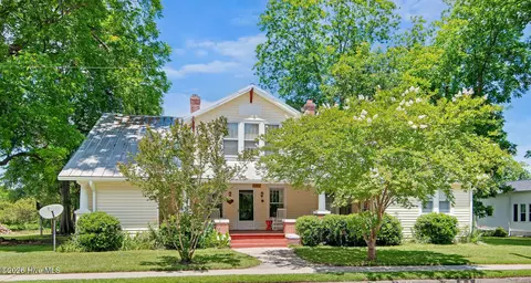 206 W Foy St, Richlands, NC 28574