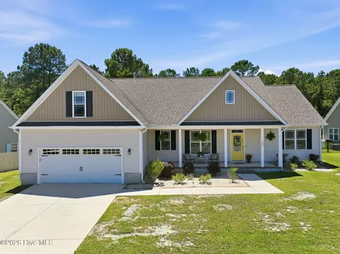 120 Shadow Creek Dr, Hubert, NC 28539