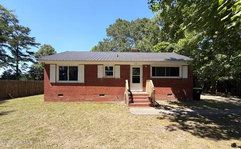 102 House St, Robersonville, NC 27871