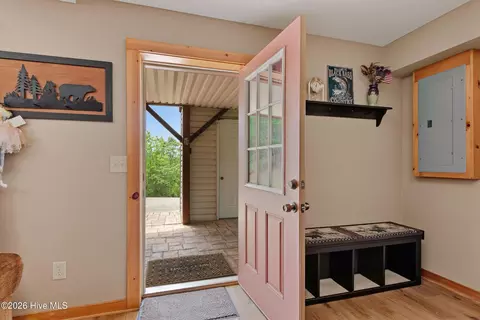 Entry Way - 383 Hy Cobb Dr, Murphy, NC 28906 photo 15 of 15