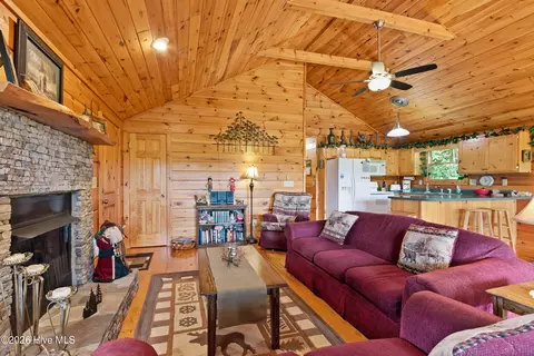 Living - 383 Hy Cobb Dr, Murphy, NC 28906 photo 3 of 7