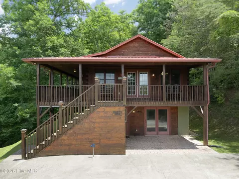 383 Hy Cobb Dr, Murphy, NC 28906