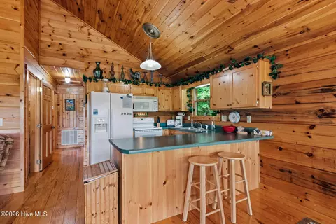 Kitchen - 383 Hy Cobb Dr, Murphy, NC 28906 photo 1 of 4